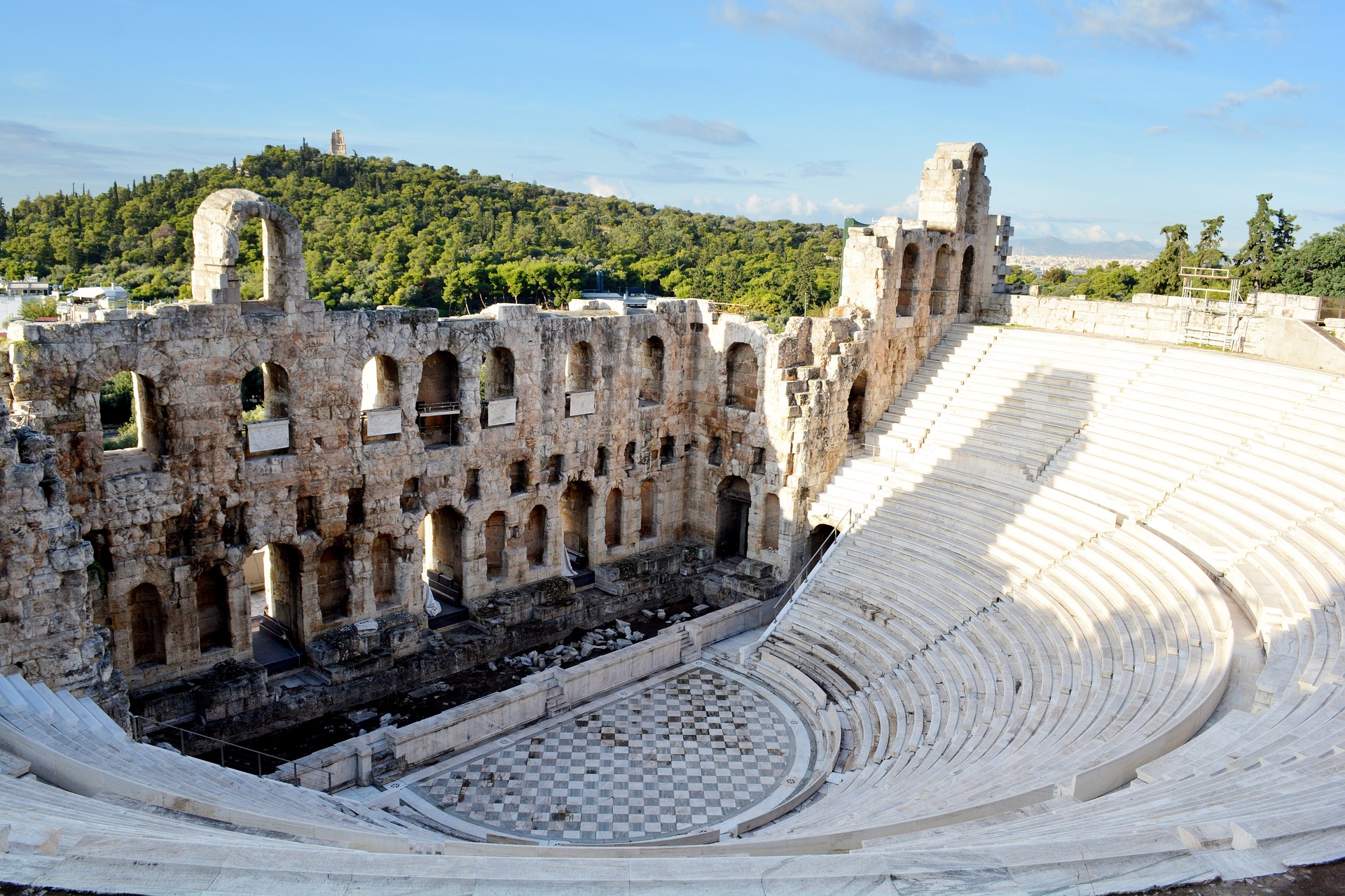 História do teatro: a origem e evolução da arte da encenação